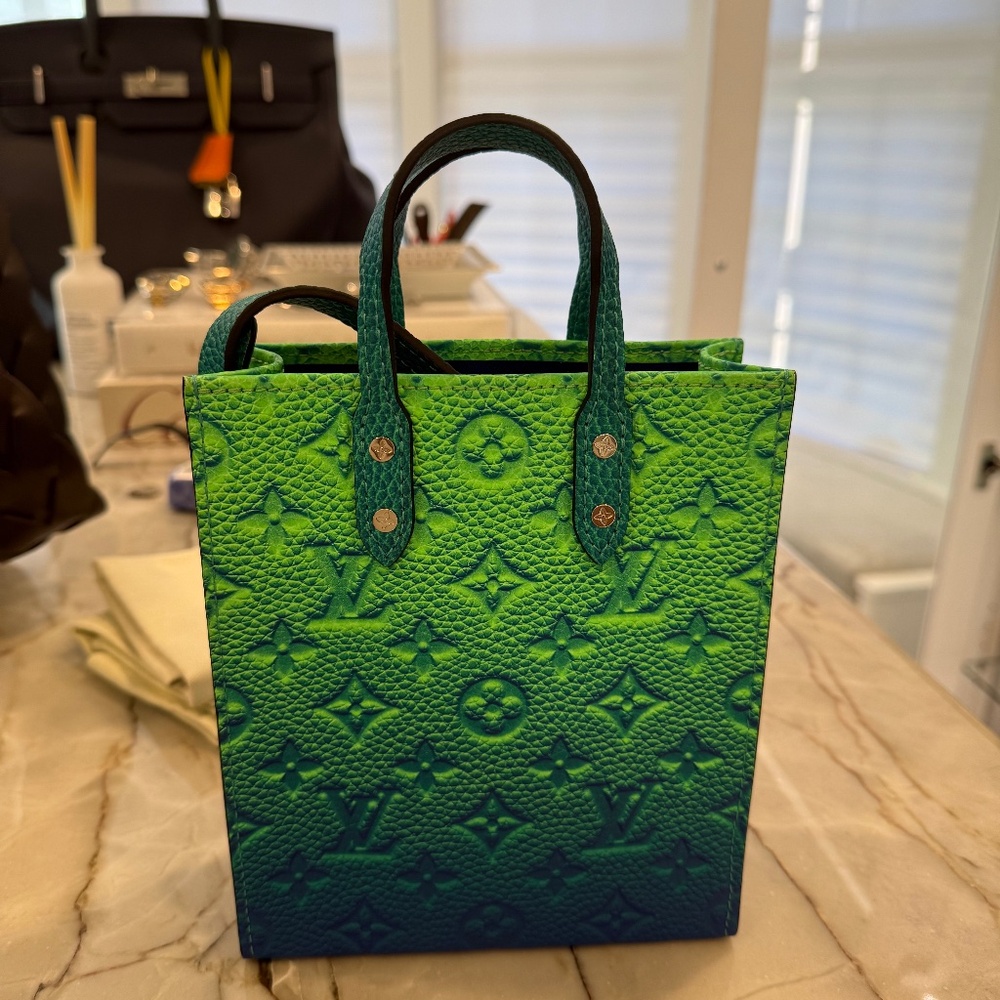 Louis Vuitton - Virgil Abloh Taurillon Illusion Blue & Green Sac Plat XS